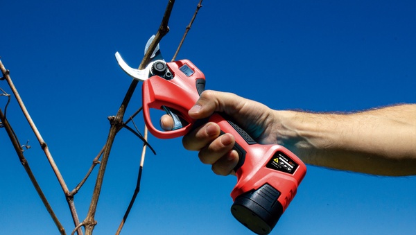 Altuna Tijera Poda a Bateria sin Cable Ab32 Titanio